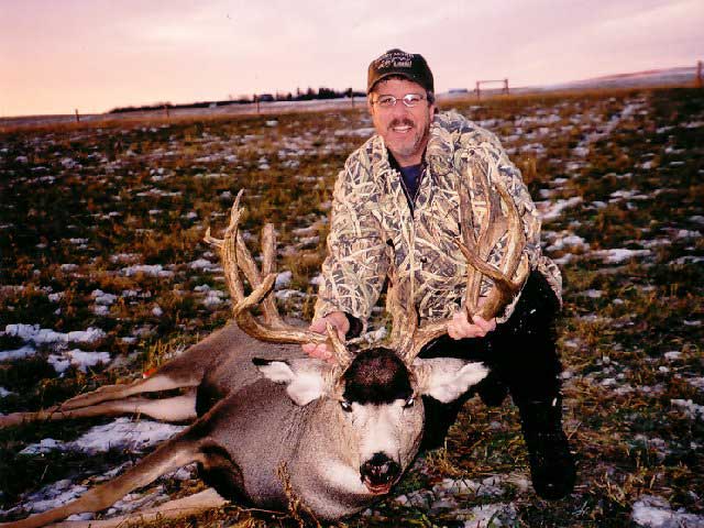 Photo of Gary with David Graton's 198 B&C Muley