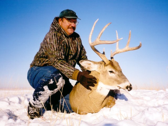 Photo of Jim Mellody's 2003 Alberta Trophy Whitetailed Deer