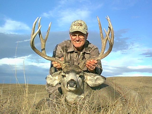 Photo of Clayton Smith's 2004 Alberta Trophy mule deer