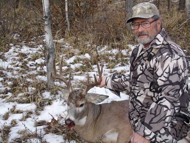 Photo of Gary Furman's 2004 Alberta Trophy whitetail