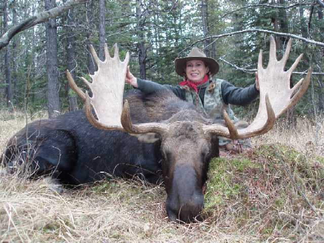 Photo of Tracy Burton with her 50 inch 2005 Alberta moose