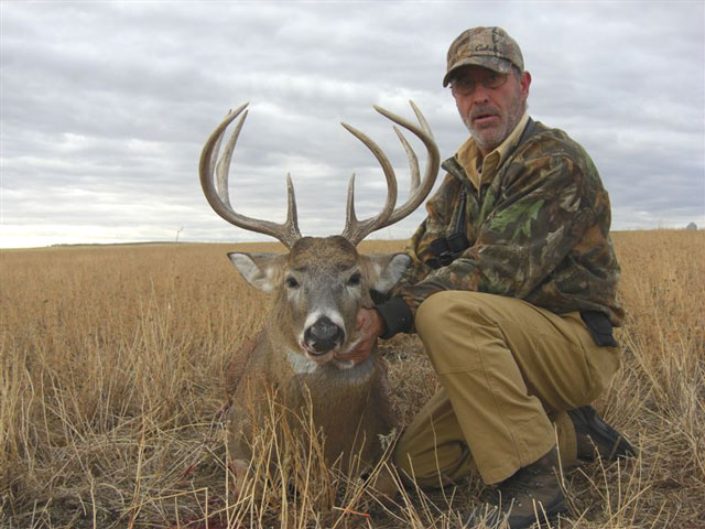 Photo of Steve Hynes'wide Alberta whitetail
